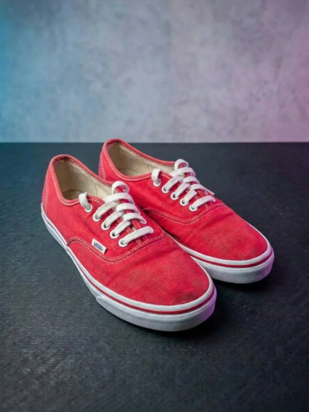 Vans Authentic Womens 8.5 Red Canvas Classic Lace Up Low Top Sneakers Shoe